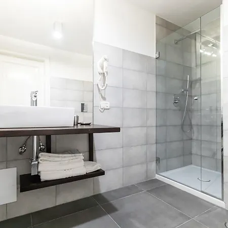 Πανσιόν Gramsci 4*